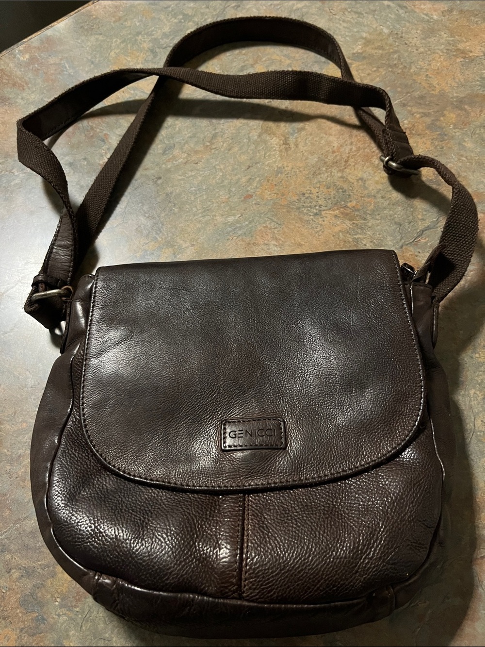 GENICCI Chocolate Brown Leather Crossbody Shoulder Bag